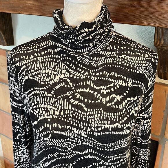 Anthropologie Black and Cream Maeve Stretch Turtleneck Swing Dress, SP! - Picture 4 of 10